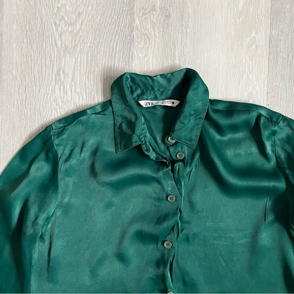 ZARA WOMENS SHIRT EMERALD GREEN SATIN EFFECT LONG SLEEVE BUTTON XS - Picture 2 of 9
